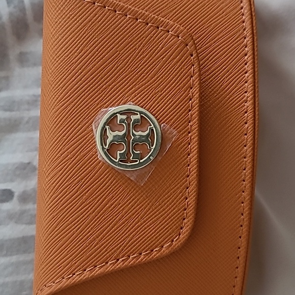 Tory Burch sunglass case & pouch - Picture 2 of 8